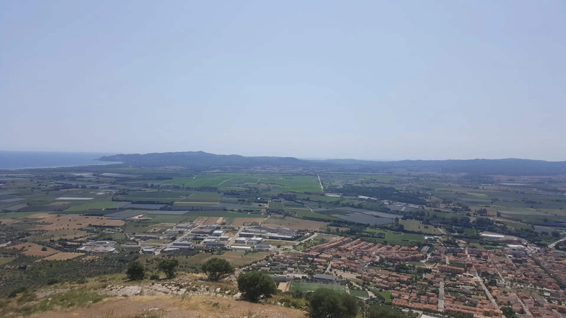 La llanura del Baix Empordà desde el Montgrí