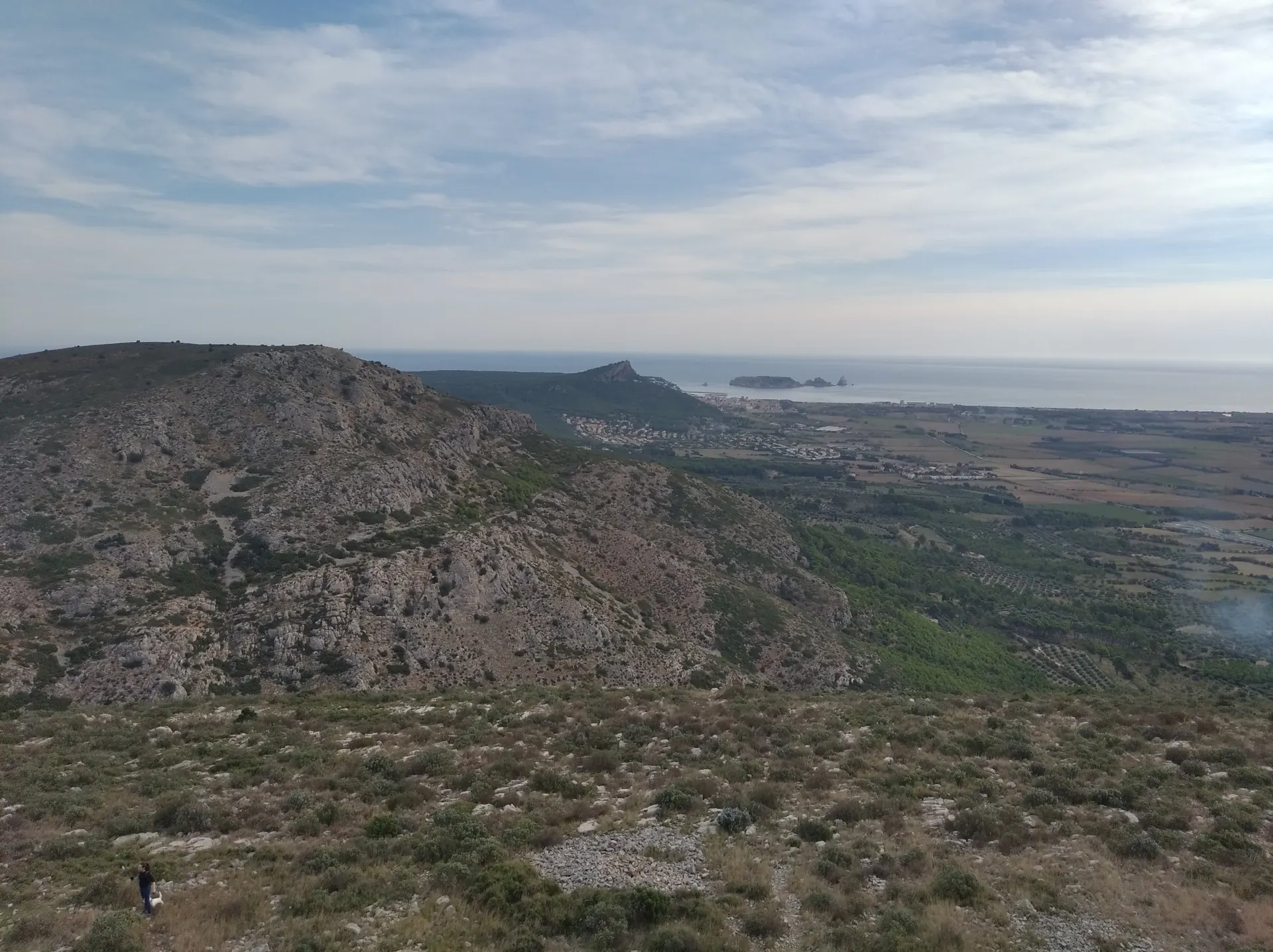 El macizo del Montgrí con las islas Medes al fondo